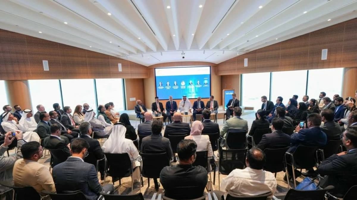 Dubai Chamber of Commerce and Mashreq hold open dialogue with 82 private sector representatives to support their financial resilience