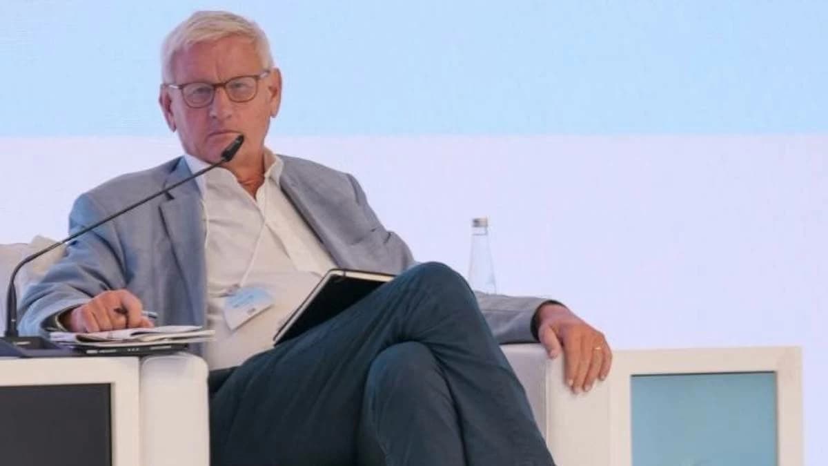 Carl Bildt: In today's world, every country is becoming a 'middle power'